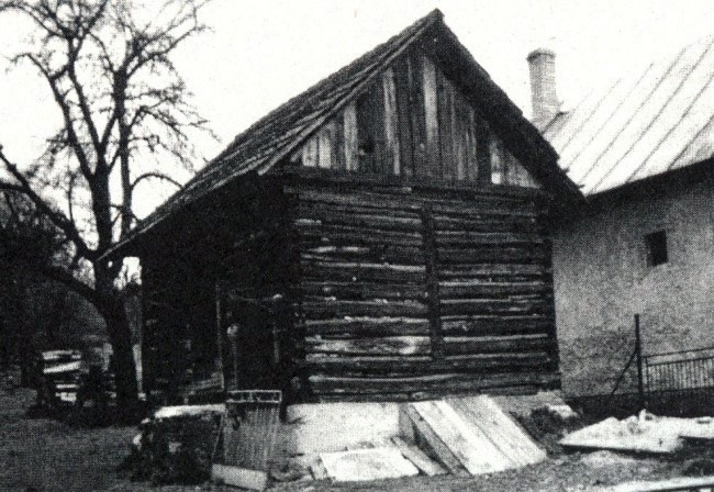 Sypanec - zrubový hospodársky objekt na kamennom podloží
